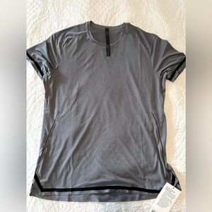 LULULEMON NWT men’s shirt Large